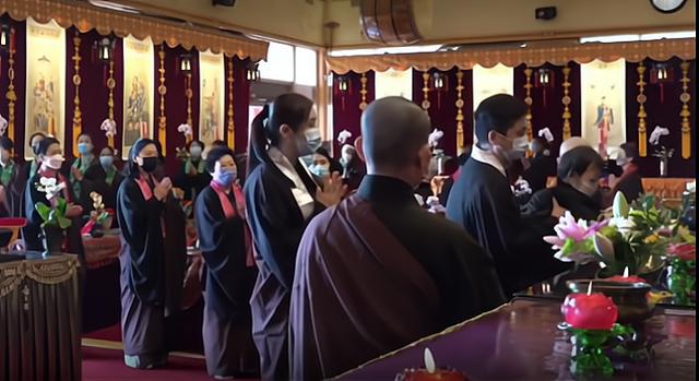 网友偶遇55岁王祖贤,苏州寺庙虔诚祈福,身边小男孩成议论焦点休闲区蓝鸢梦想 - Www.slyday.coM 网友偶遇55岁王祖贤,苏州寺庙虔诚祈福,身边小男孩成议论焦点休闲区蓝鸢梦想 - Www.slyday.coM