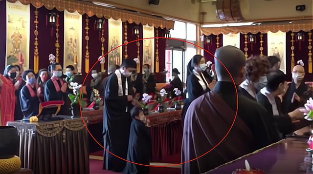 网友偶遇55岁王祖贤,苏州寺庙虔诚祈福,身边小男孩成议论焦点休闲区蓝鸢梦想 - Www.slyday.coM 网友偶遇55岁王祖贤,苏州寺庙虔诚祈福,身边小男孩成议论焦点休闲区蓝鸢梦想 - Www.slyday.coM