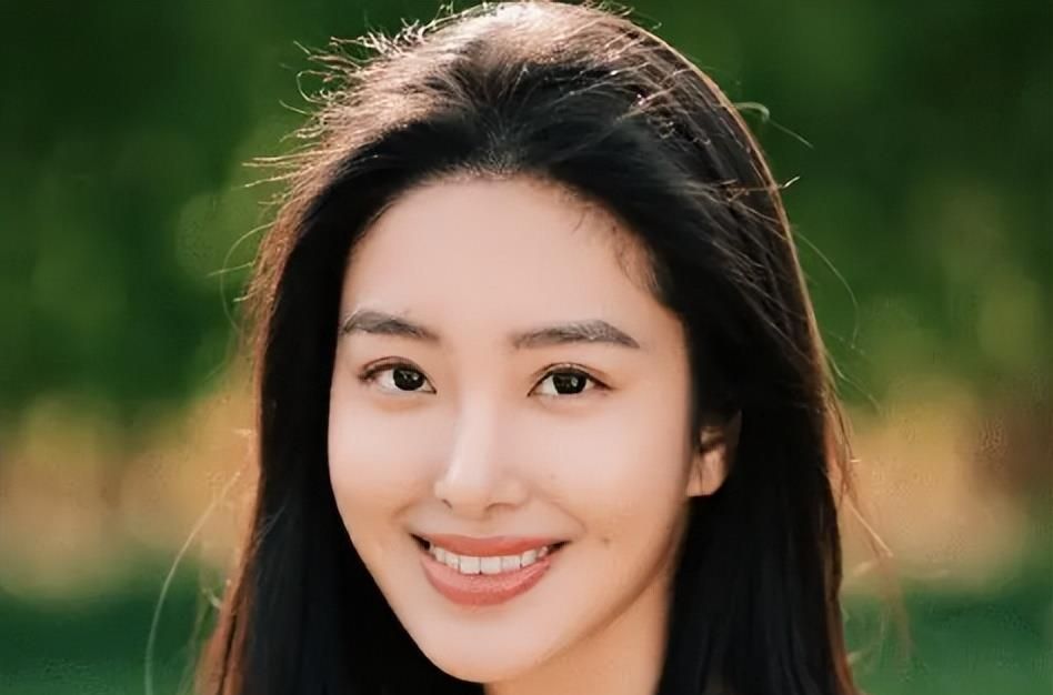 杨采钰被称为刘亦菲第二却想成为刘亦菲的干妈
