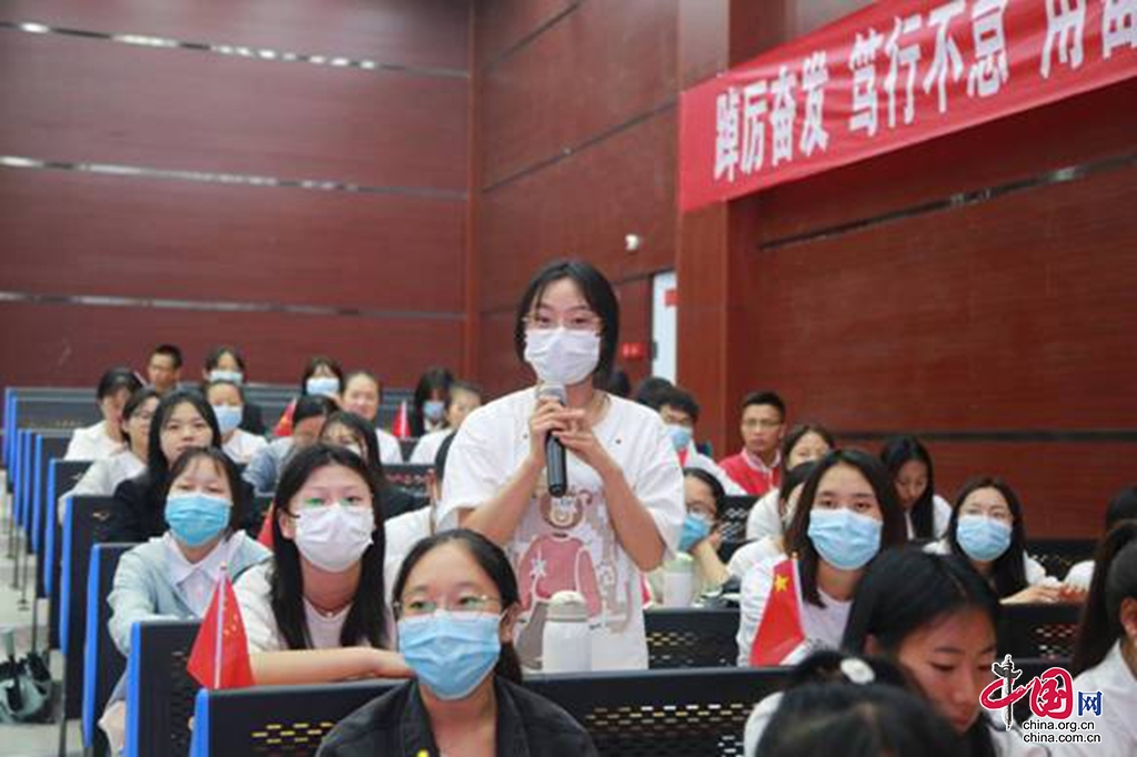 航天科普进校园 点燃青年飞天梦——西昌卫星发射中心指挥控制中心航天人走进高校宣讲航天精神休闲区蓝鸢梦想 - Www.slyday.coM 航天科普进校园 点燃青年飞天梦——西昌卫星发射中心指挥控制中心航天人走进高校宣讲航天精神休闲区蓝鸢梦想 - Www.slyday.coM