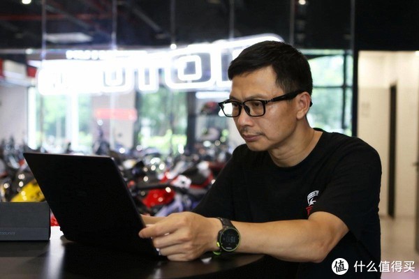 声阔智能眼镜 合二为一带来双倍快乐休闲区蓝鸢梦想 - Www.slyday.coM 声阔智能眼镜 合二为一带来双倍快乐休闲区蓝鸢梦想 - Www.slyday.coM