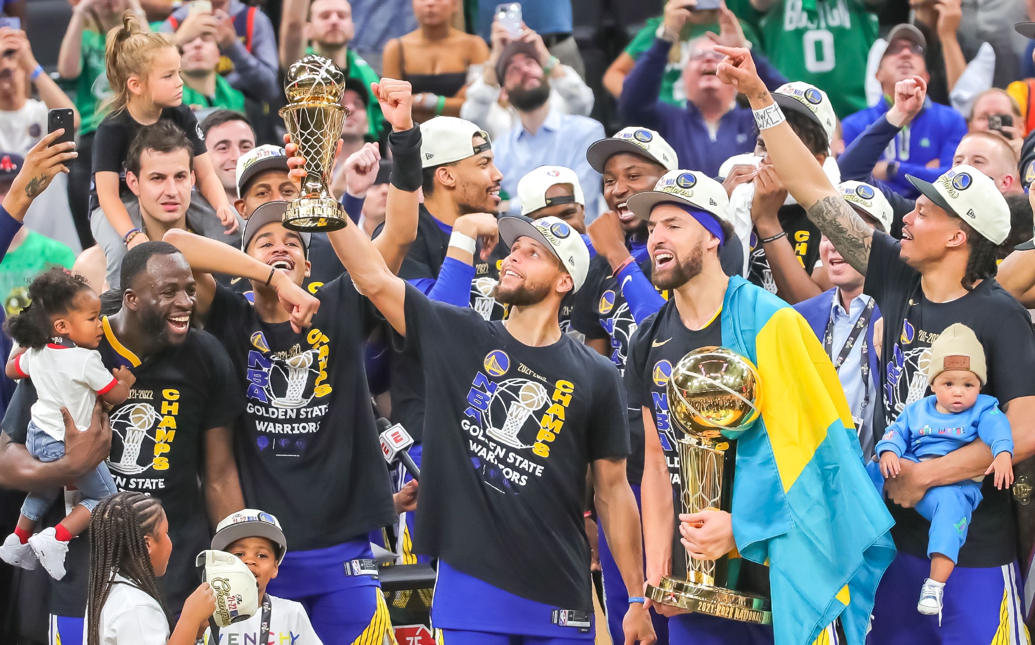 篮球—nba总决赛:勇士队夺冠|勇士|斯蒂芬·库里|德雷蒙德·格林