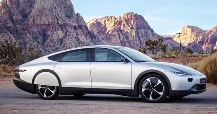 首款太阳能量产车问世 纯太阳能续航70.8公里 充电续航624公里