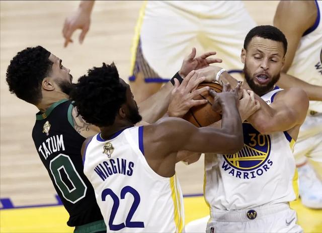 3数据第一打疯了!勇士“外援”抢戏总决赛 他比库里更配FMVP休闲区蓝鸢梦想 - Www.slyday.coM 3数据第一打疯了!勇士“外援”抢戏总决赛 他比库里更配FMVP休闲区蓝鸢梦想 - Www.slyday.coM