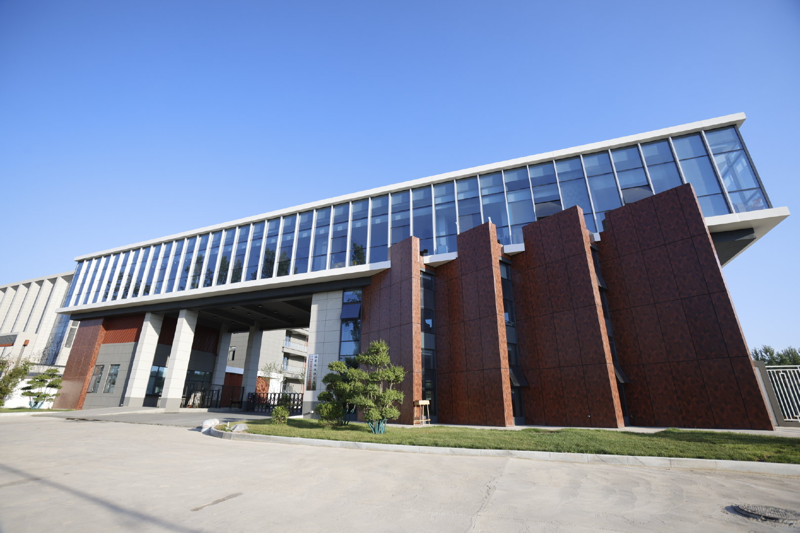 硬笔书法招商加盟怎么推广速度快近日，西安南郊大学城有一所教育部门批准全日制职业高中上线智慧……