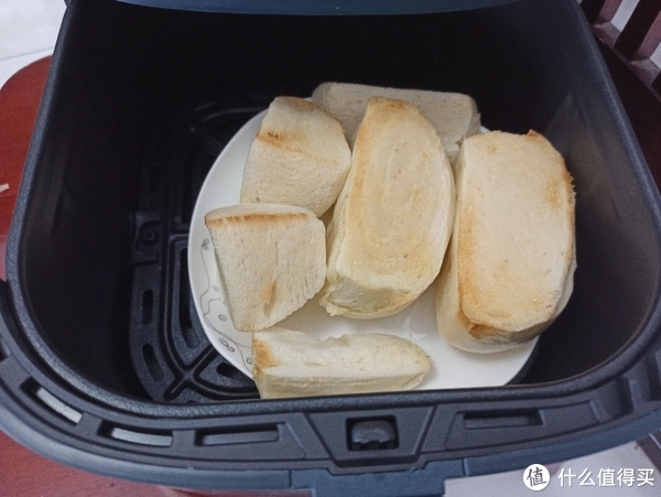 买了空气炸锅就要经常用,周末在家用刚买的空气炸锅烤馒头。休闲区蓝鸢梦想 - Www.slyday.coM 买了空气炸锅就要经常用,周末在家用刚买的空气炸锅烤馒头。休闲区蓝鸢梦想 - Www.slyday.coM