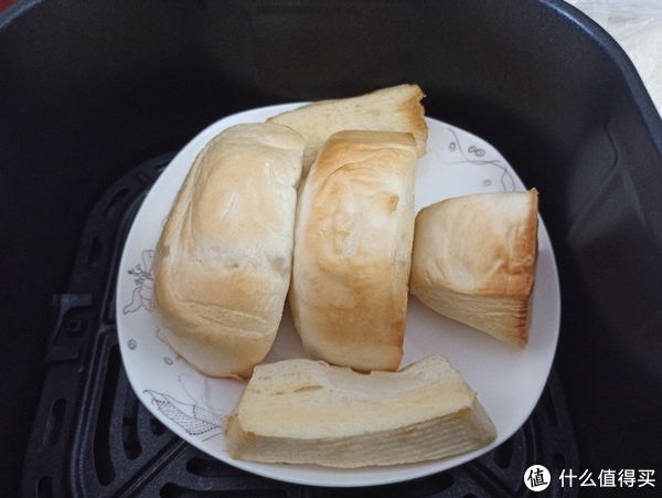 买了空气炸锅就要经常用,周末在家用刚买的空气炸锅烤馒头。休闲区蓝鸢梦想 - Www.slyday.coM 买了空气炸锅就要经常用,周末在家用刚买的空气炸锅烤馒头。休闲区蓝鸢梦想 - Www.slyday.coM