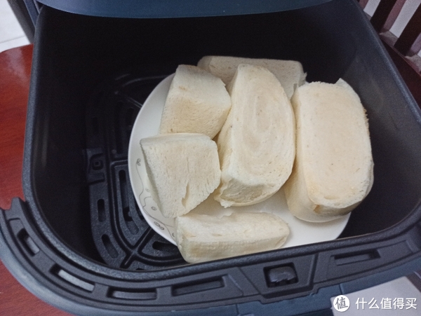 买了空气炸锅就要经常用,周末在家用刚买的空气炸锅烤馒头。休闲区蓝鸢梦想 - Www.slyday.coM 买了空气炸锅就要经常用,周末在家用刚买的空气炸锅烤馒头。休闲区蓝鸢梦想 - Www.slyday.coM