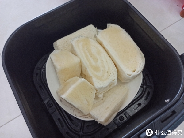 买了空气炸锅就要经常用,周末在家用刚买的空气炸锅烤馒头。休闲区蓝鸢梦想 - Www.slyday.coM 买了空气炸锅就要经常用,周末在家用刚买的空气炸锅烤馒头。休闲区蓝鸢梦想 - Www.slyday.coM