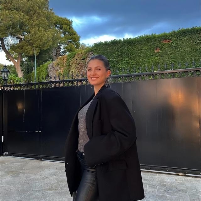 狗血!45岁巴拉克与已故儿子的21岁嫩模朋友约会 公开拥吻不避讳休闲区蓝鸢梦想 - Www.slyday.coM 狗血!45岁巴拉克与已故儿子的21岁嫩模朋友约会 公开拥吻不避讳休闲区蓝鸢梦想 - Www.slyday.coM