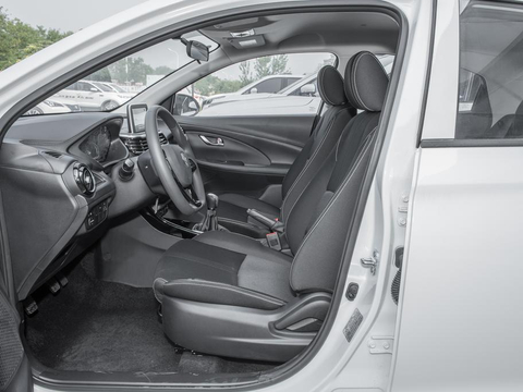 大力关车门对爱车的3大伤害