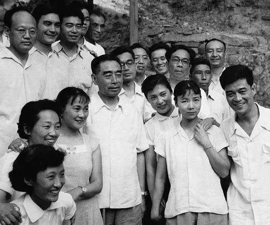 新娱录|一张照片卖了71万张,一代国人都是粉丝,他们才是真正的顶流!休闲区蓝鸢梦想 - Www.slyday.coM 新娱录|一张照片卖了71万张,一代国人都是粉丝,他们才是真正的顶流!休闲区蓝鸢梦想 - Www.slyday.coM