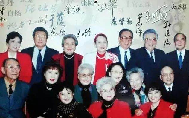 新娱录|一张照片卖了71万张,一代国人都是粉丝,他们才是真正的顶流!休闲区蓝鸢梦想 - Www.slyday.coM 新娱录|一张照片卖了71万张,一代国人都是粉丝,他们才是真正的顶流!休闲区蓝鸢梦想 - Www.slyday.coM