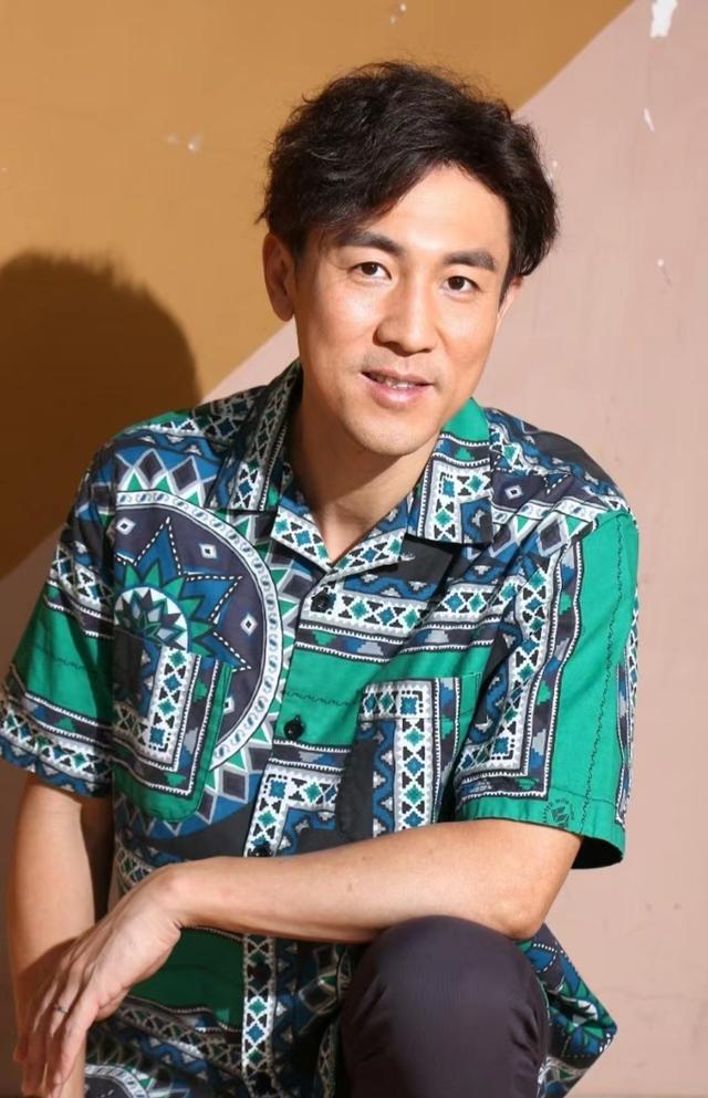 三代同堂庆父亲节!TVB视帝遭爸爸训话,一句话令其从严父变慈父休闲区蓝鸢梦想 - Www.slyday.coM 三代同堂庆父亲节!TVB视帝遭爸爸训话,一句话令其从严父变慈父休闲区蓝鸢梦想 - Www.slyday.coM