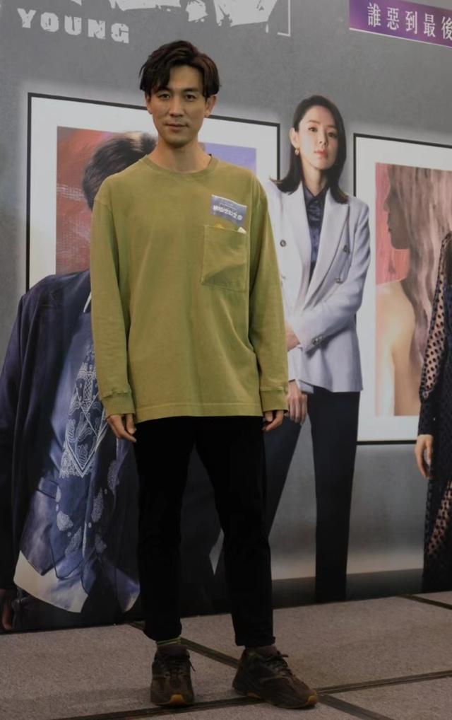 三代同堂庆父亲节!TVB视帝遭爸爸训话,一句话令其从严父变慈父休闲区蓝鸢梦想 - Www.slyday.coM 三代同堂庆父亲节!TVB视帝遭爸爸训话,一句话令其从严父变慈父休闲区蓝鸢梦想 - Www.slyday.coM