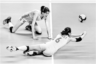 女排“以老带新”0比3不敌美国休闲区蓝鸢梦想 - Www.slyday.coM 女排“以老带新”0比3不敌美国休闲区蓝鸢梦想 - Www.slyday.coM