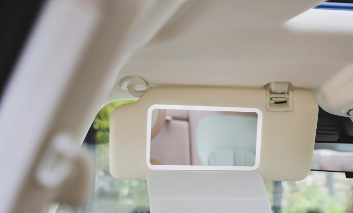 19.3万元,带瘦脸功能的移动化妆间,小姐姐你心动了吗?休闲区蓝鸢梦想 - Www.slyday.coM 19.3万元,带瘦脸功能的移动化妆间,小姐姐你心动了吗?休闲区蓝鸢梦想 - Www.slyday.coM