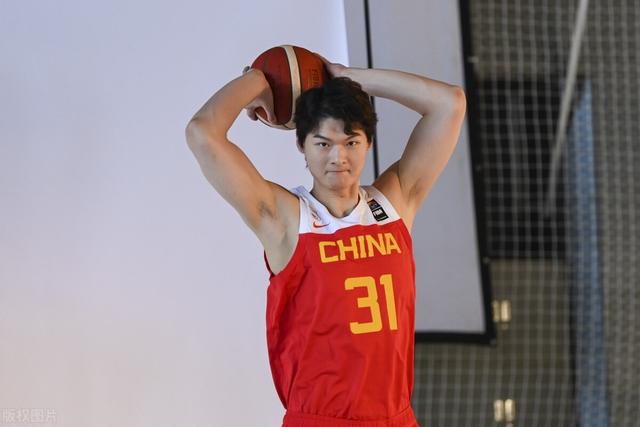 再见,王哲林!因伤所困,大王或将做出重大决定,事关国家队前景休闲区蓝鸢梦想 - Www.slyday.coM 再见,王哲林!因伤所困,大王或将做出重大决定,事关国家队前景休闲区蓝鸢梦想 - Www.slyday.coM