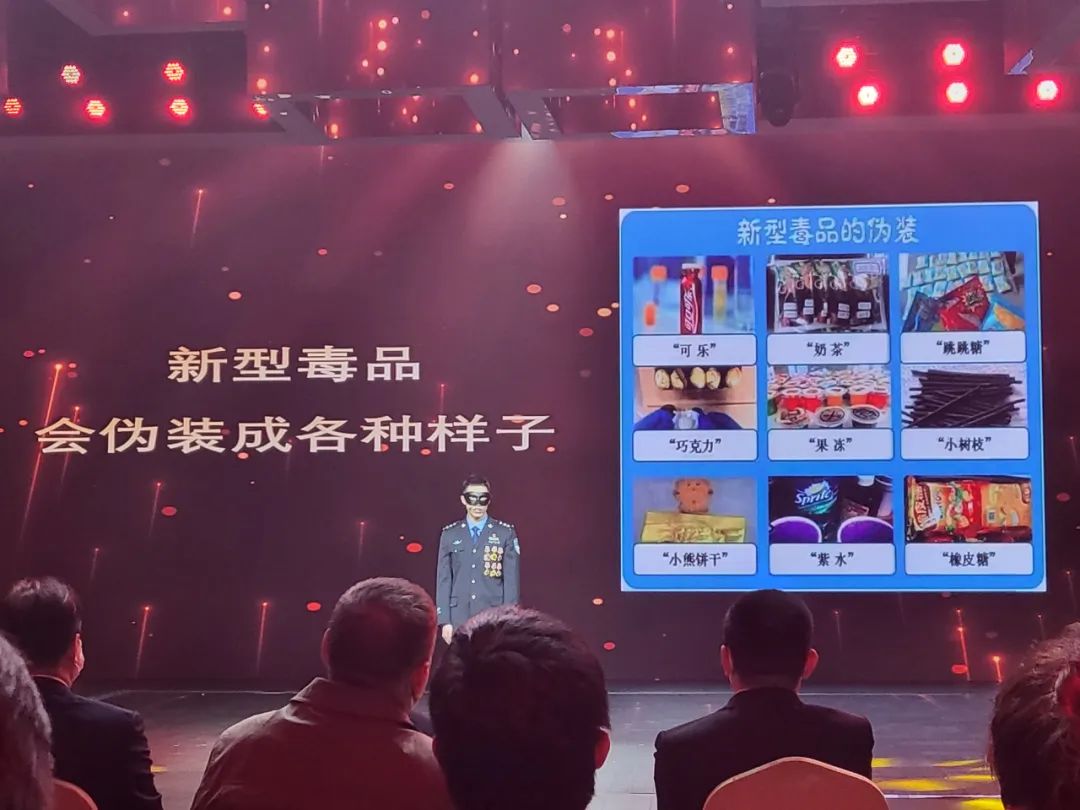 一件被鲜血染红的警服!女儿一句“爸爸是不是要死了”让妻子再也绷不住……休闲区蓝鸢梦想 - Www.slyday.coM 一件被鲜血染红的警服!女儿一句“爸爸是不是要死了”让妻子再也绷不住……休闲区蓝鸢梦想 - Www.slyday.coM