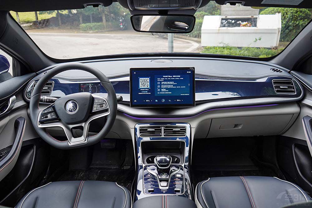 比亚迪秦PLUS DM-i对比名爵6 插电混动谁才是真正的王者