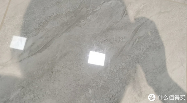 为什么装过“亮光砖”的都不建议别人装?原因很简单!休闲区蓝鸢梦想 - Www.slyday.coM 为什么装过“亮光砖”的都不建议别人装?原因很简单!休闲区蓝鸢梦想 - Www.slyday.coM