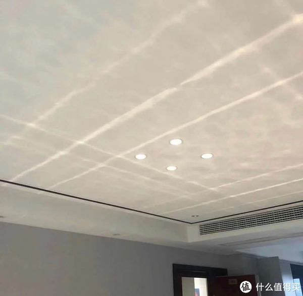 为什么装过“亮光砖”的都不建议别人装?原因很简单!休闲区蓝鸢梦想 - Www.slyday.coM 为什么装过“亮光砖”的都不建议别人装?原因很简单!休闲区蓝鸢梦想 - Www.slyday.coM