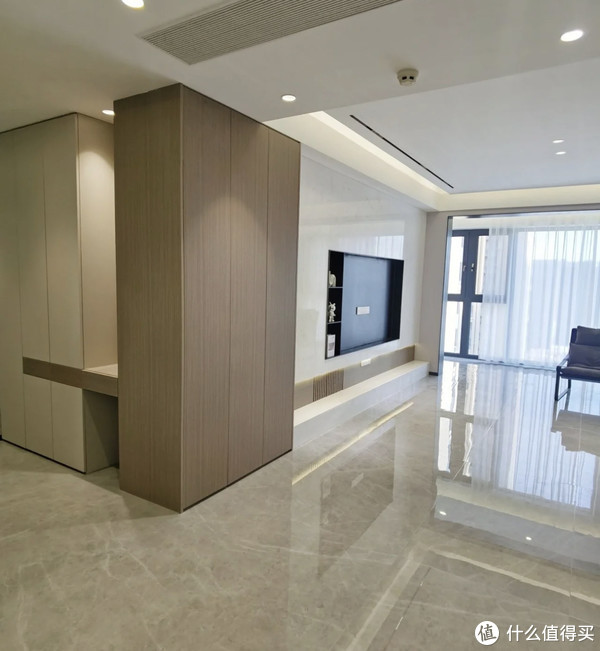 为什么装过“亮光砖”的都不建议别人装?原因很简单!休闲区蓝鸢梦想 - Www.slyday.coM 为什么装过“亮光砖”的都不建议别人装?原因很简单!休闲区蓝鸢梦想 - Www.slyday.coM