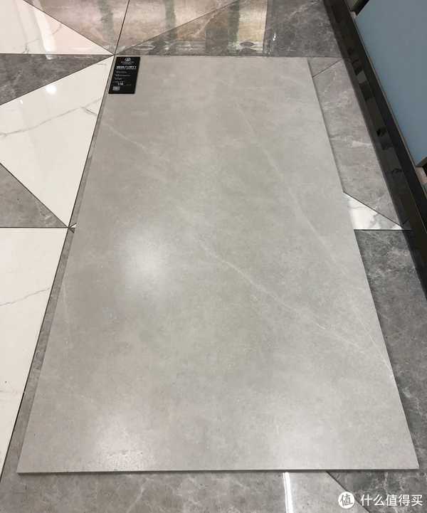 为什么装过“亮光砖”的都不建议别人装?原因很简单!休闲区蓝鸢梦想 - Www.slyday.coM 为什么装过“亮光砖”的都不建议别人装?原因很简单!休闲区蓝鸢梦想 - Www.slyday.coM