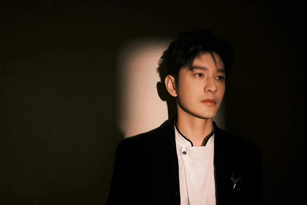 黄晓明新剧官宣,两部剧反差巨大,网友:瘦下来有内地第一小生那感觉了休闲区蓝鸢梦想 - Www.slyday.coM 黄晓明新剧官宣,两部剧反差巨大,网友:瘦下来有内地第一小生那感觉了休闲区蓝鸢梦想 - Www.slyday.coM