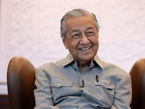 马来西亚前总理马哈蒂尔称柔佛应索回新加坡主权，新媒：语出惊人 – 新浪