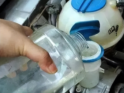 夏季高温，家用车多久换一次防冻液才是正确的？