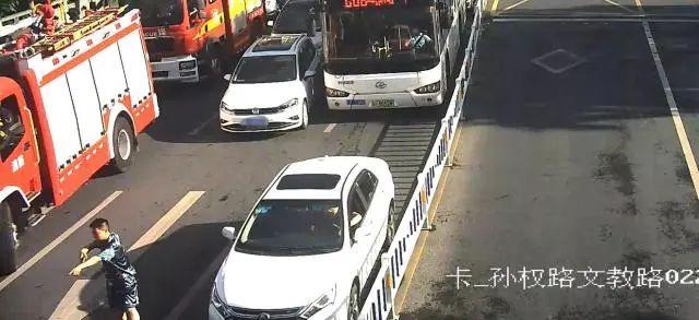 昨天杭州爆火的“真丝睡衣哥”,刚刚找到啦!他的真实身份竟是...休闲区蓝鸢梦想 - Www.slyday.coM 昨天杭州爆火的“真丝睡衣哥”,刚刚找到啦!他的真实身份竟是...休闲区蓝鸢梦想 - Www.slyday.coM