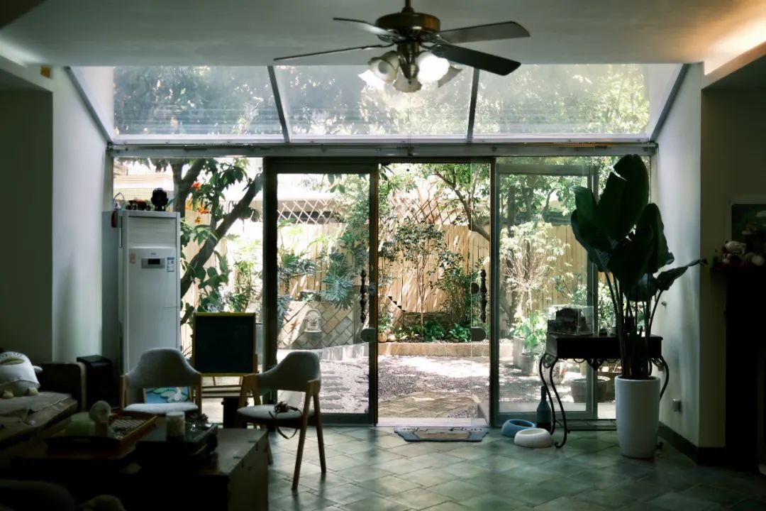 她卖掉市中心大平层,花2万租下梦中情房,太让人羡慕了!休闲区蓝鸢梦想 - Www.slyday.coM 她卖掉市中心大平层,花2万租下梦中情房,太让人羡慕了!休闲区蓝鸢梦想 - Www.slyday.coM