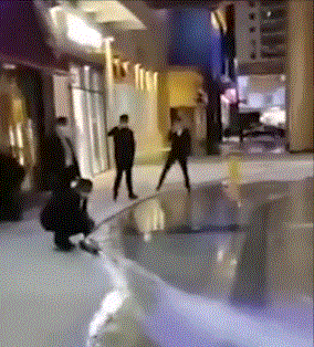 扰民且蛮不讲理的广场舞大妈,到底有多离谱?休闲区蓝鸢梦想 - Www.slyday.coM 扰民且蛮不讲理的广场舞大妈,到底有多离谱?休闲区蓝鸢梦想 - Www.slyday.coM