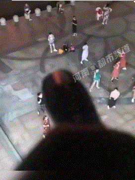 扰民且蛮不讲理的广场舞大妈,到底有多离谱?休闲区蓝鸢梦想 - Www.slyday.coM 扰民且蛮不讲理的广场舞大妈,到底有多离谱?休闲区蓝鸢梦想 - Www.slyday.coM