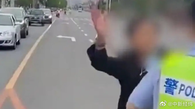 胡锡进再评丹东袭警事件 更多细节公布很难构成“反转” 警民一家不仅是口号休闲区蓝鸢梦想 - Www.slyday.coM 胡锡进再评丹东袭警事件 更多细节公布很难构成“反转” 警民一家不仅是口号休闲区蓝鸢梦想 - Www.slyday.coM