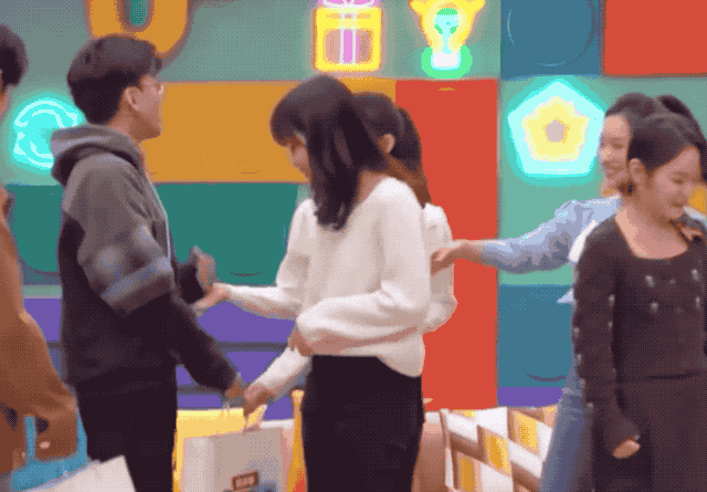 你就是这么和王冰冰拍央视节目的??休闲区蓝鸢梦想 - Www.slyday.coM 你就是这么和王冰冰拍央视节目的??休闲区蓝鸢梦想 - Www.slyday.coM