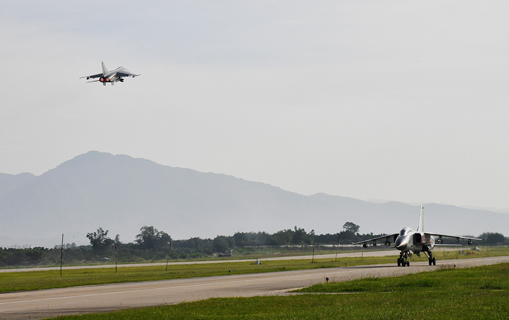 直击南部战区海军航空兵某旅海靶实弹攻击训练休闲区蓝鸢梦想 - Www.slyday.coM 直击南部战区海军航空兵某旅海靶实弹攻击训练休闲区蓝鸢梦想 - Www.slyday.coM