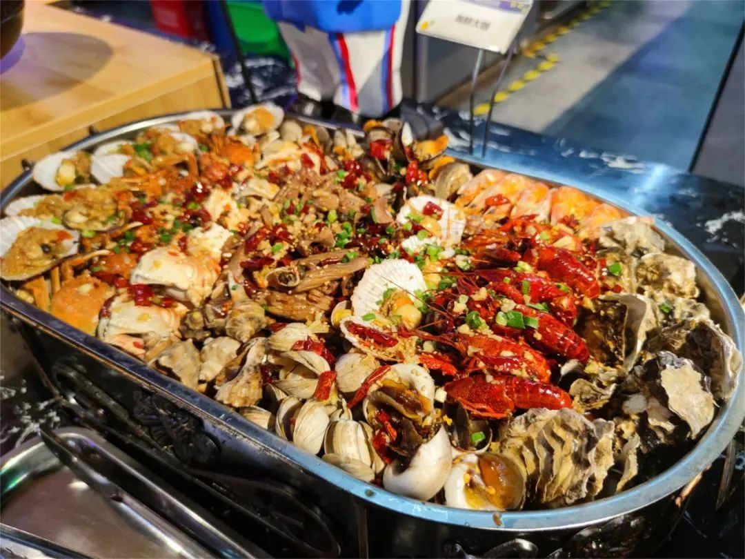 金枪鱼、活蟹各类海鲜不限量!烤肉+火锅双倍快乐!许昌这家海鲜自助让你分分钟吃回票价!休闲区蓝鸢梦想 - Www.slyday.coM 金枪鱼、活蟹各类海鲜不限量!烤肉+火锅双倍快乐!许昌这家海鲜自助让你分分钟吃回票价!休闲区蓝鸢梦想 - Www.slyday.coM