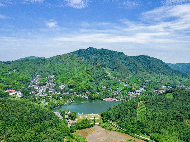 图为莫干山镇劳岭村风貌。新华社发(德清县新闻中心供图)