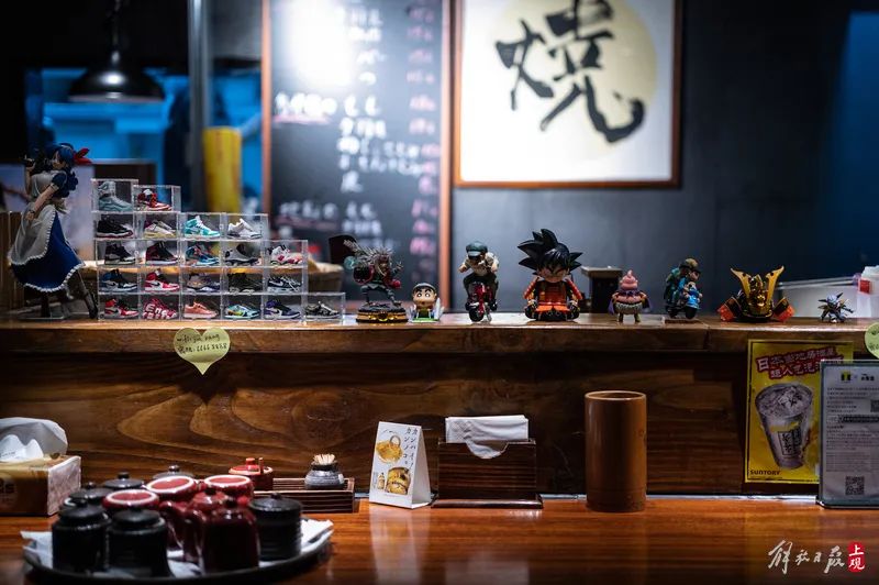 “要一杯最贵的咖啡,再点十杯送给你们,这是我一天的退休工资”休闲区蓝鸢梦想 - Www.slyday.coM “要一杯最贵的咖啡,再点十杯送给你们,这是我一天的退休工资”休闲区蓝鸢梦想 - Www.slyday.coM