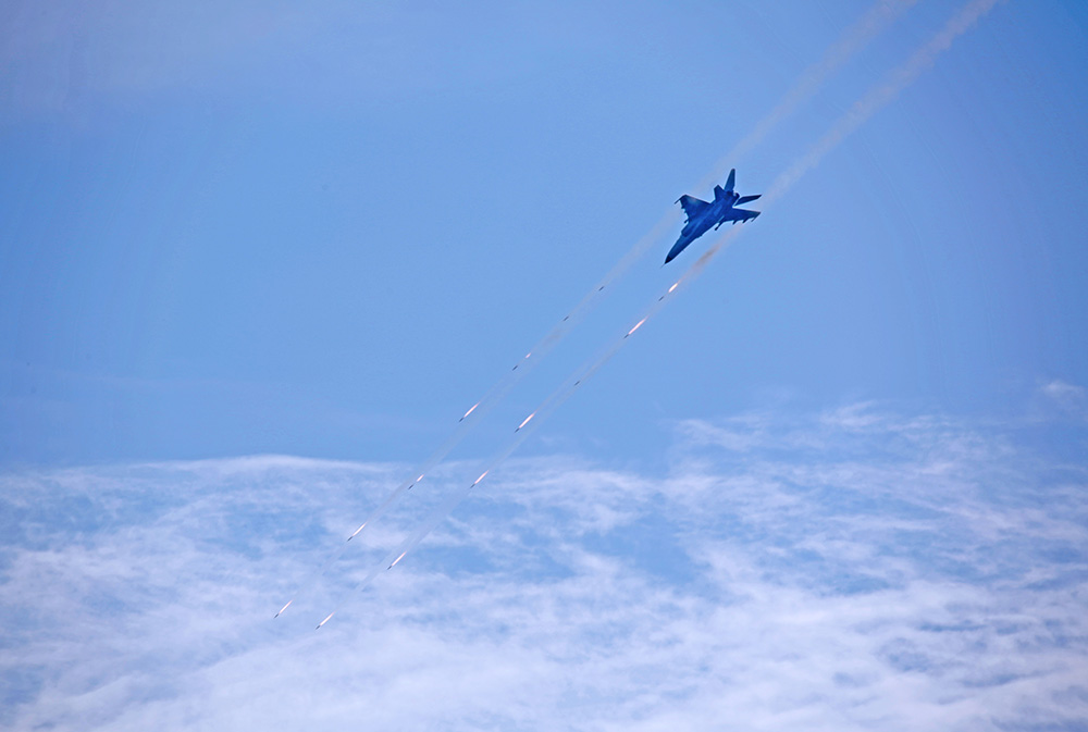 直击南部战区海军航空兵某旅海靶实弹攻击训练休闲区蓝鸢梦想 - Www.slyday.coM 直击南部战区海军航空兵某旅海靶实弹攻击训练休闲区蓝鸢梦想 - Www.slyday.coM