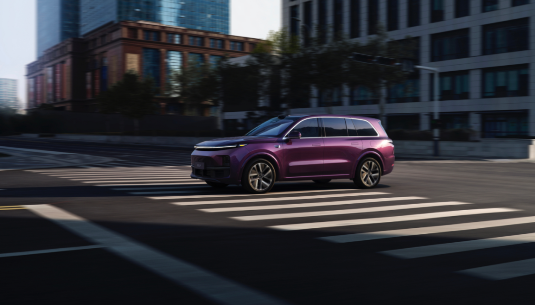 理想他老舅,一半真情流露一半靠表演休闲区蓝鸢梦想 - Www.slyday.coM 理想他老舅,一半真情流露一半靠表演休闲区蓝鸢梦想 - Www.slyday.coM