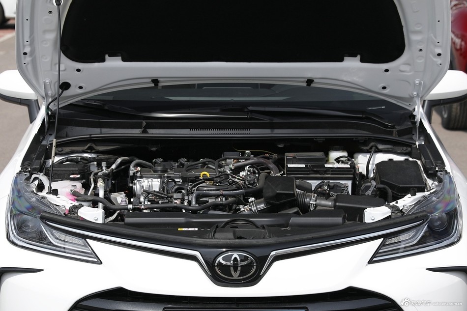 第七代伊兰特对比卡罗拉,Z时代年轻人的家用轿车应该怎么选?