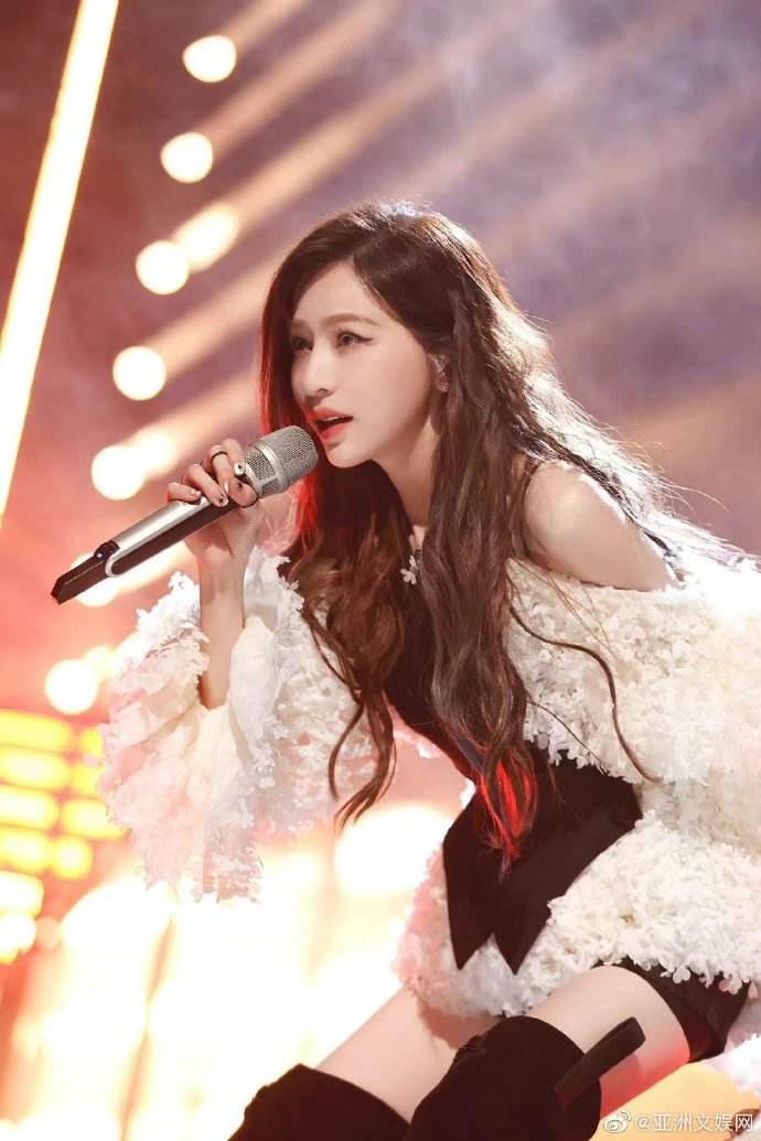 《乘风破浪》三公分组:王心凌当队长超苛刻,twins终合体令人期待休闲区蓝鸢梦想 - Www.slyday.coM 《乘风破浪》三公分组:王心凌当队长超苛刻,twins终合体令人期待休闲区蓝鸢梦想 - Www.slyday.coM