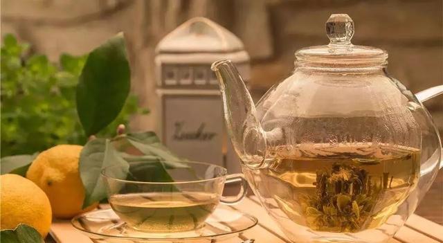 “不舒服多喝水”真的对所有人都适合么?休闲区蓝鸢梦想 - Www.slyday.coM “不舒服多喝水”真的对所有人都适合么?休闲区蓝鸢梦想 - Www.slyday.coM