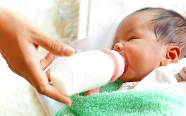 婴儿需要喝水吗?婆婆赞成,医生反对,媳妇夹在中间左右为难休闲区蓝鸢梦想 - Www.slyday.coM 婴儿需要喝水吗?婆婆赞成,医生反对,媳妇夹在中间左右为难休闲区蓝鸢梦想 - Www.slyday.coM