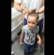 妈妈不在家,爸爸是这样给女儿扎头发的,最后一个笑喷了!休闲区蓝鸢梦想 - Www.slyday.coM 妈妈不在家,爸爸是这样给女儿扎头发的,最后一个笑喷了!休闲区蓝鸢梦想 - Www.slyday.coM