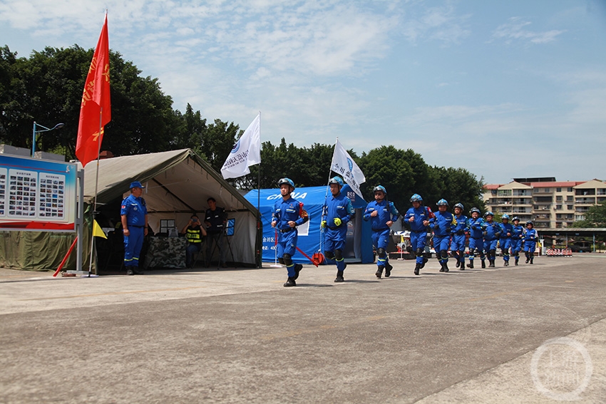 蓝天救援队是什么组织谁创立的 d9f1-cb1ae5c6594901fec89e037ef01c6cd1.jpg