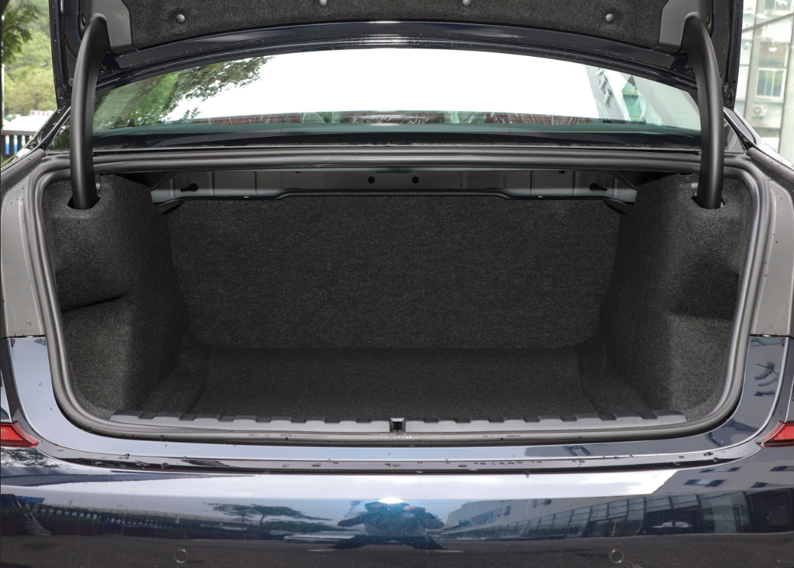 谁才是入门豪车的标杆?A4L、3系和C级横向对比,差距真的太大了休闲区蓝鸢梦想 - Www.slyday.coM 谁才是入门豪车的标杆?A4L、3系和C级横向对比,差距真的太大了休闲区蓝鸢梦想 - Www.slyday.coM